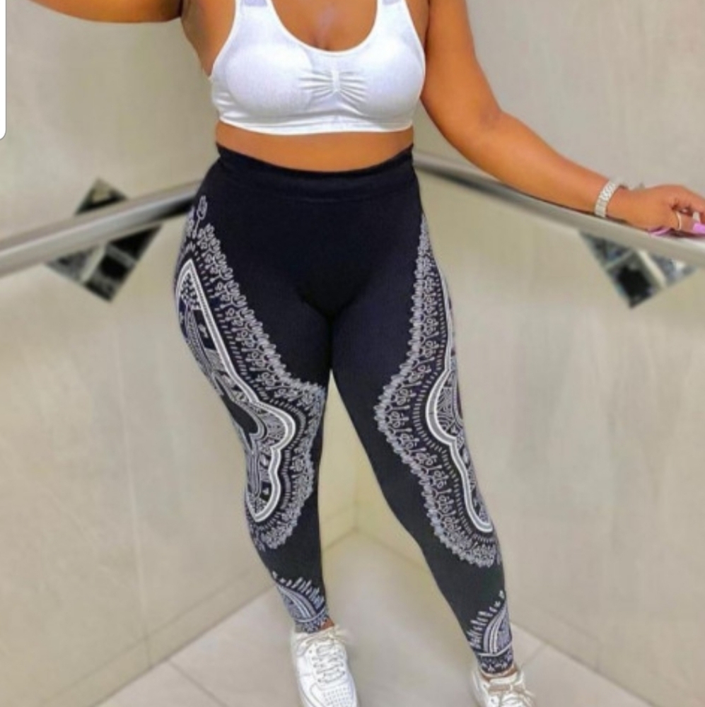 2 piece Set - Picture 2 of 3